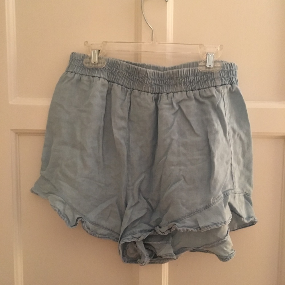 Ruffle shorts